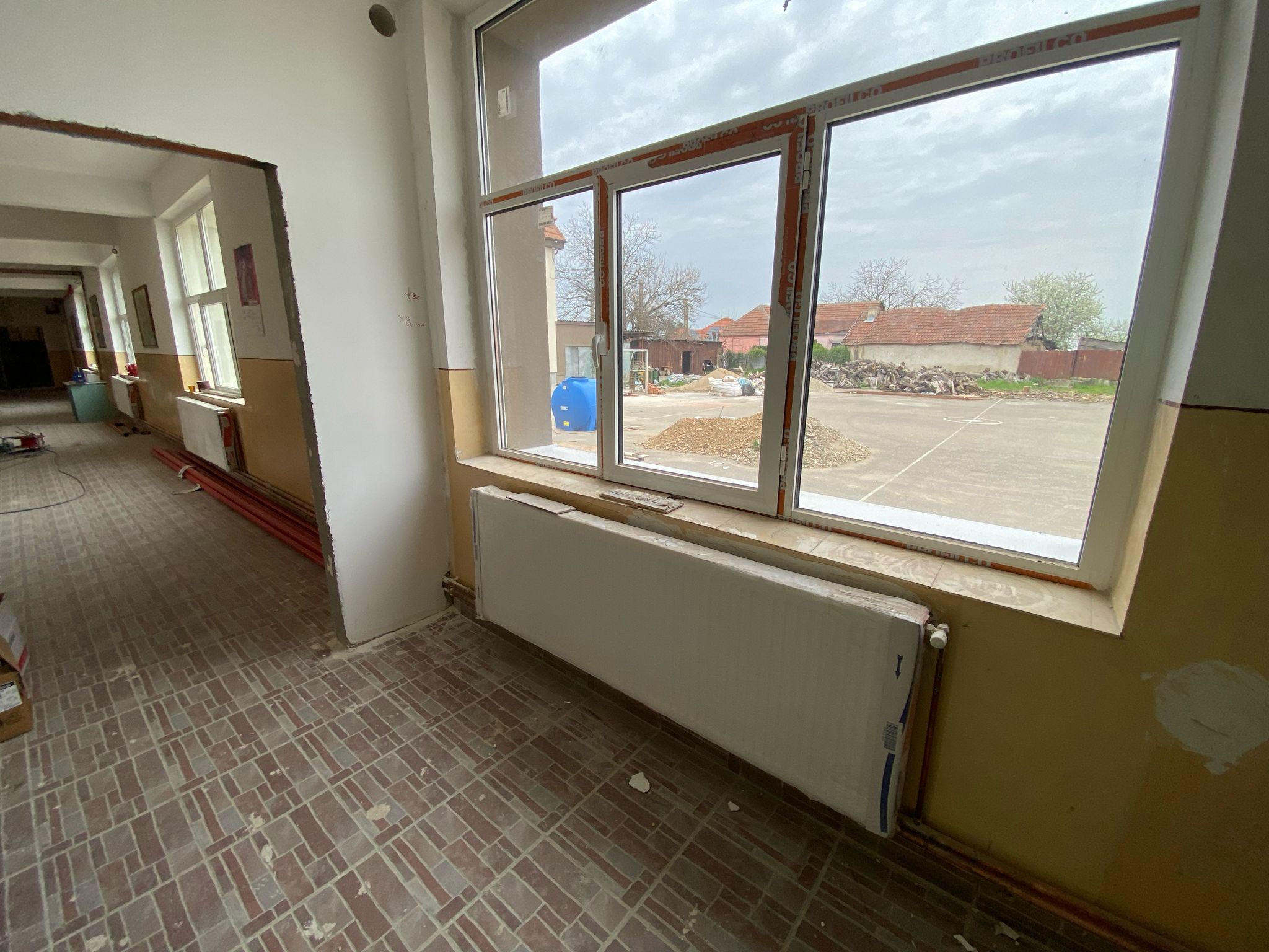 Stare inițială — interior degradat